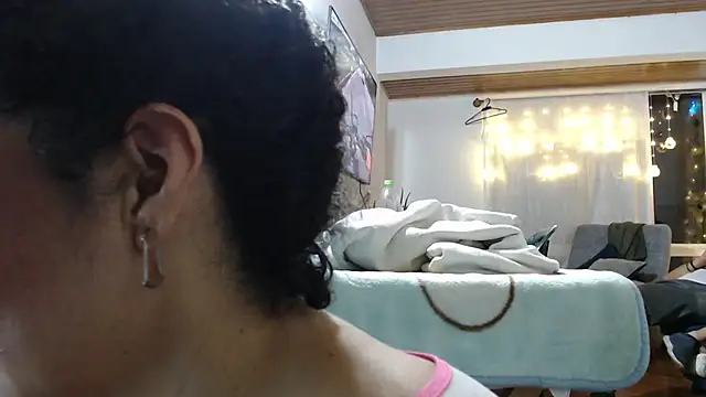 Snapshot of Sharickleon11 chatting on 12.16.24 Sharickleon11 online show from 12.16.24