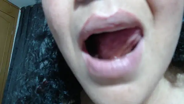 Snapshot of Sharickleon11 chatting on 02.04.25 Sharickleon11 online show from 02.04.25