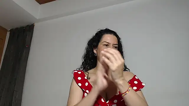 Snapshot of Sharickleon11 chatting on 10.09.25 Sharickleon11 online show from 10.09.25