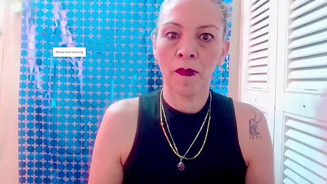 Snapshot of electra-mommy chatting on 11.21.25 electra-mommy online show from 11.21.25