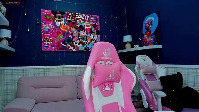 Snapshot of Angel_Sapphire_ chatting on 12.19.24 Angel Sapphire online show from 12.19.24