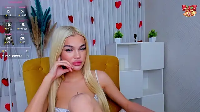 Snapshot of Angel_Sapphire_ chatting on 03.05.25 Angel Sapphire online show from 03.05.25