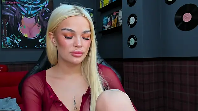 Snapshot of Angel_Sapphire_ chatting on 03.12.25 Angel Sapphire online show from 03.12.25