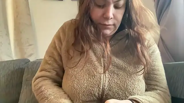 Snapshot of cumwithmee3 chatting on 02.13.25 cumwithmee3 online show from 02.13.25