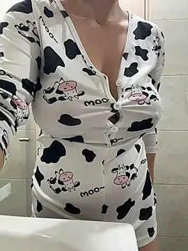 AtheneaRossi online show from 04.21.26