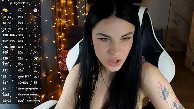 Snapshot of Mary___Moore chatting on 12.02.24 Mary Moore online show from 12.02.24