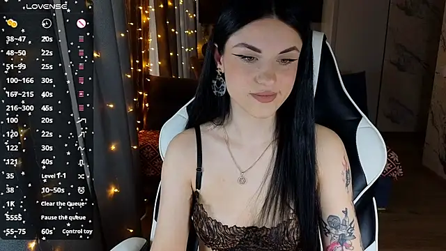 Snapshot of Mary___Moore chatting on 12.05.24 Mary Moore online show from 12.05.24