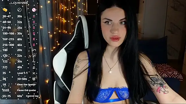 Snapshot of Mary___Moore chatting on 12.18.24 Mary Moore online show from 12.18.24