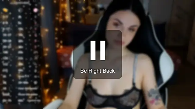 Snapshot of Mary___Moore chatting on 01.15.25 Mary Moore online show from 01.15.25