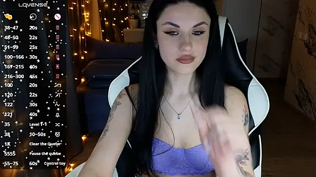 Snapshot of Mary___Moore chatting on 01.17.25 Mary Moore online show from 01.17.25