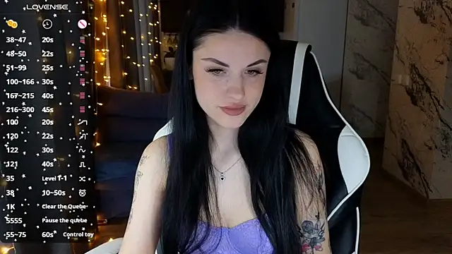 Snapshot of Mary___Moore chatting on 02.03.25 Mary Moore online show from 02.03.25