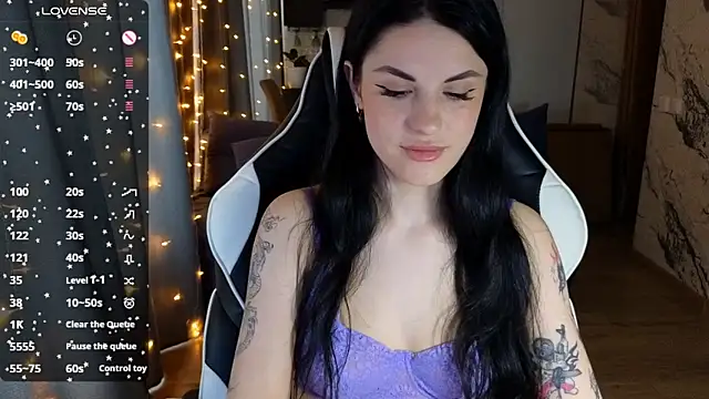 Snapshot of Mary___Moore chatting on 02.11.25 Mary Moore online show from 02.11.25