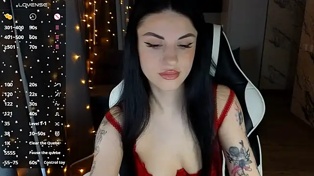 Snapshot of Mary___Moore chatting on 02.14.25 Mary Moore online show from 02.14.25