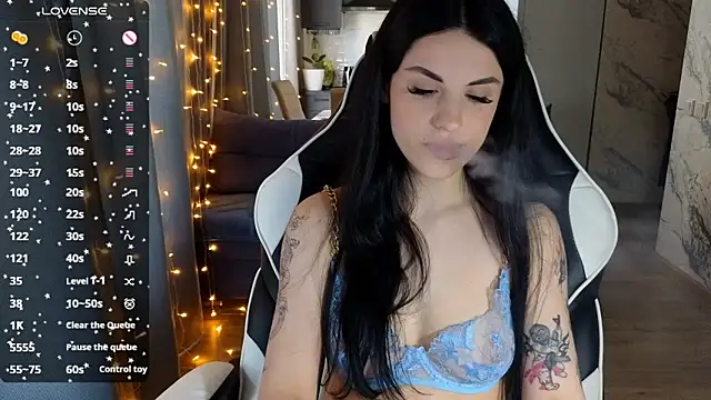 Snapshot of Mary___Moore chatting on 02.19.25 Mary Moore online show from 02.19.25