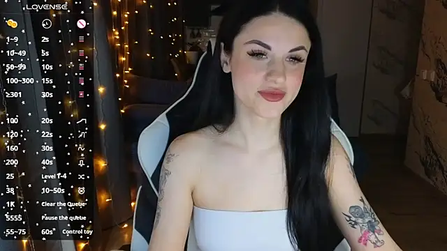 Snapshot of Mary___Moore chatting on 03.11.25 Mary Moore online show from 03.11.25