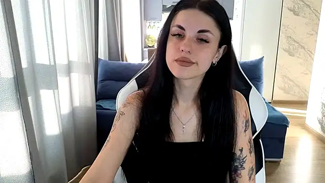 Snapshot of Mary___Moore chatting on 09.11.25 Mary Moore online show from 09.11.25