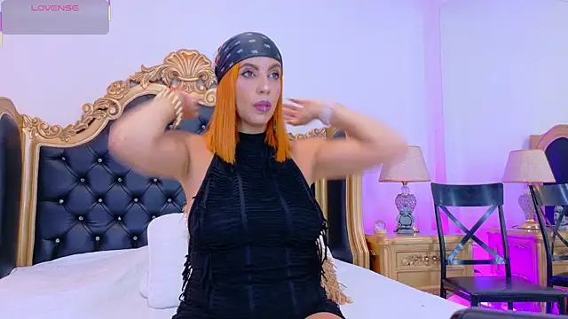 Snapshot of AdelinaVans chatting on 10.24.25 AdelinaVans online show from 10.24.25