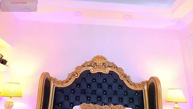 Snapshot of AdelinaVans chatting on 02.13.26 AdelinaVans online show from 02.13.26