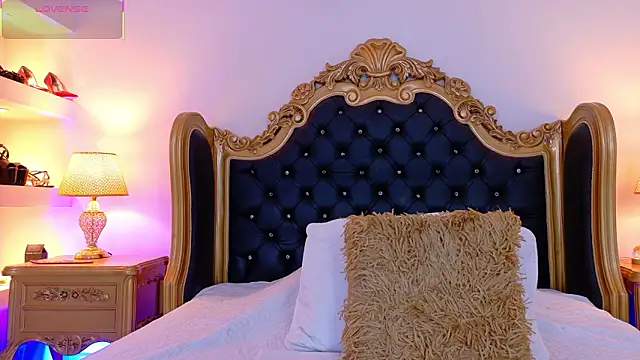 Snapshot of AdelinaVans chatting on 02.26.26 AdelinaVans online show from 02.26.26