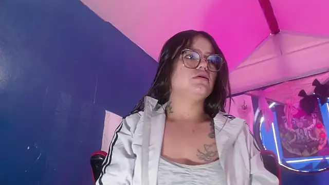 Snapshot of vitoria23_ chatting on 07.17.26 vitoria23 online show from 07.17.26