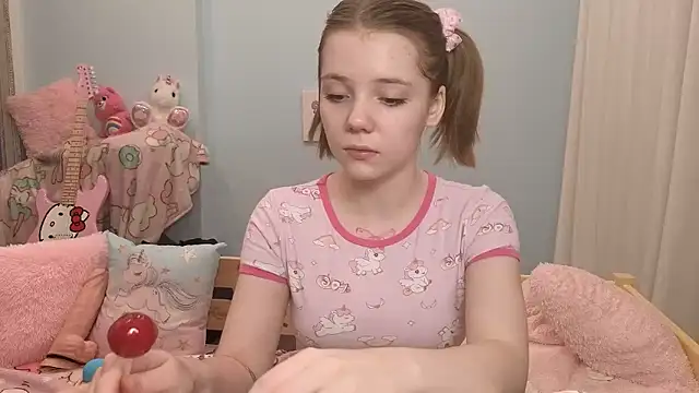 Snapshot of PrincessLittleKiki chatting on 01.11.26 PrincessLittleKiki online show from 01.11.26