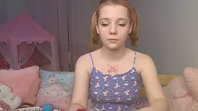 Snapshot of PrincessLittleKiki chatting on 02.17.26 PrincessLittleKiki online show from 02.17.26