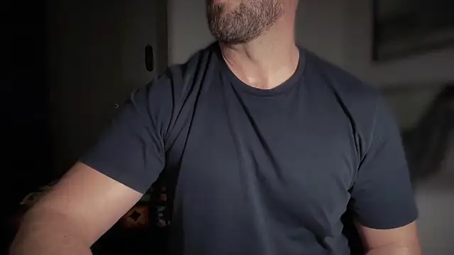 Snapshot of Mr_Beef chatting on 10.12.25 Mr Beef online show from 10.12.25