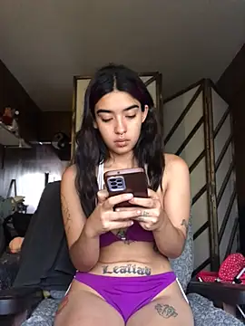 akivenussss online show from 12.23.24