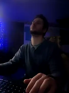 Snapshot of Seymour93 chatting on 12.29.24 Seymour93 online show from 12.29.24