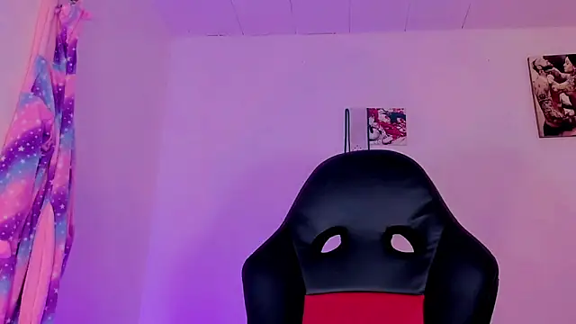 naomy  xx online show from 10.31.25