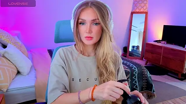 Snapshot of PrincessVS chatting on 11.02.25 PrincessVS online show from 11.02.25