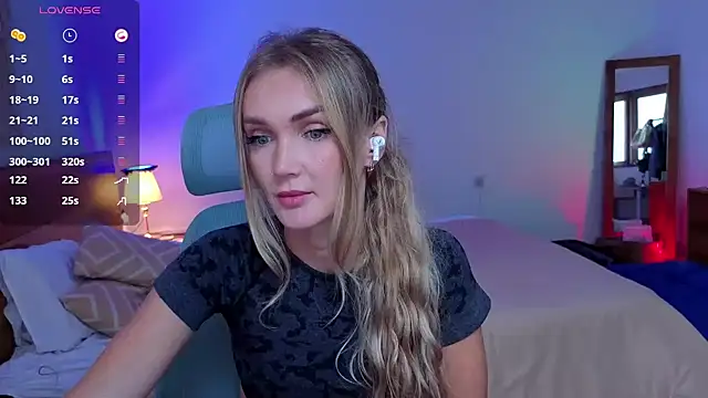 Snapshot of PrincessVS chatting on 07.18.26 PrincessVS online show from 07.18.26