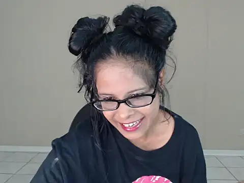 Snapshot of TaylorLove69 chatting on 01.27.25 TaylorLove69 online show from 01.27.25
