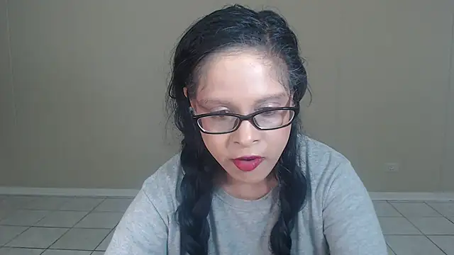 Snapshot of TaylorLove69 chatting on 03.18.25 TaylorLove69 online show from 03.18.25