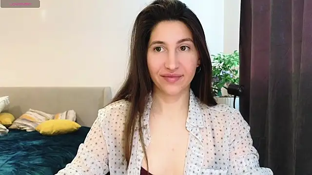 Snapshot of marrycolins chatting on 02.25.26 marrycolins online show from 02.25.26