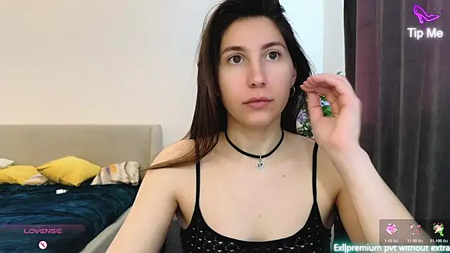 Snapshot of marrycolins chatting on 03.04.26 marrycolins online show from 03.04.26