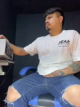 Snapshot of DickMasterfindom chatting on 05.03.26 DickMasterfindom online show from 05.03.26