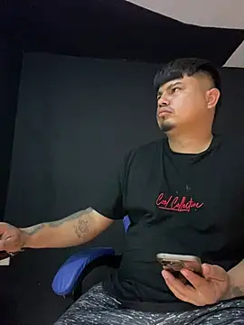 Snapshot of DickMasterfindom chatting on 05.21.26 DickMasterfindom online show from 05.21.26