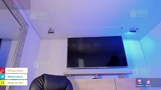 Snapshot of Mikeyla-Russo chatting on 10.04.25 Mikeyla-Russo online show from 10.04.25