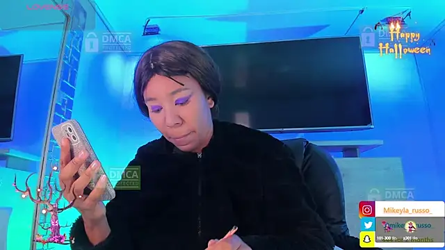 Snapshot of Mikeyla-Russo chatting on 10.07.25 Mikeyla-Russo online show from 10.07.25