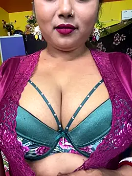 Snapshot of OrgsmMust chatting on 10.12.25 OrgsmMust online show from 10.12.25