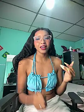 Snapshot of sensitive_brunette chatting on 07.12.26 sensitive brunette online show from 07.12.26