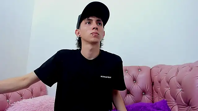 Snapshot of JeanRam18 chatting on 03.21.25 JeanRam18 online show from 03.21.25