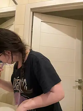 Snapshot of emigooflordXD chatting on 02.24.25 emigooflordXD online show from 02.24.25