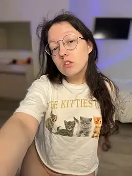 Snapshot of emigooflordXD chatting on 10.20.25 emigooflordXD online show from 10.20.25