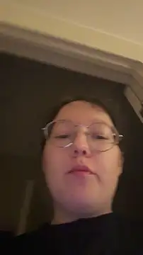 Snapshot of emigooflordXD chatting on 11.11.25 emigooflordXD online show from 11.11.25