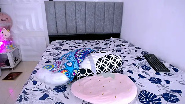 nataly red online show from 02.14.25