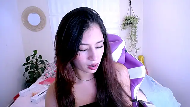 Snapshot of nataly_red chatting on 06.25.26 nataly red online show from 06.25.26