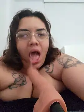 Snapshot of WitchiKitti chatting on 03.19.26 WitchiKitti online show from 03.19.26
