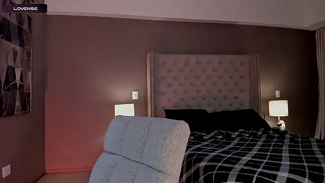 Snapshot of vangie_ chatting on 10.05.25 vangie online show from 10.05.25